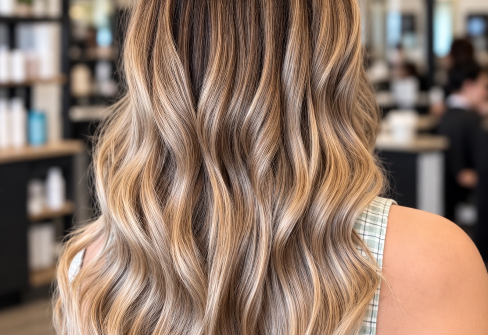 Long sandy blonde balayage waves